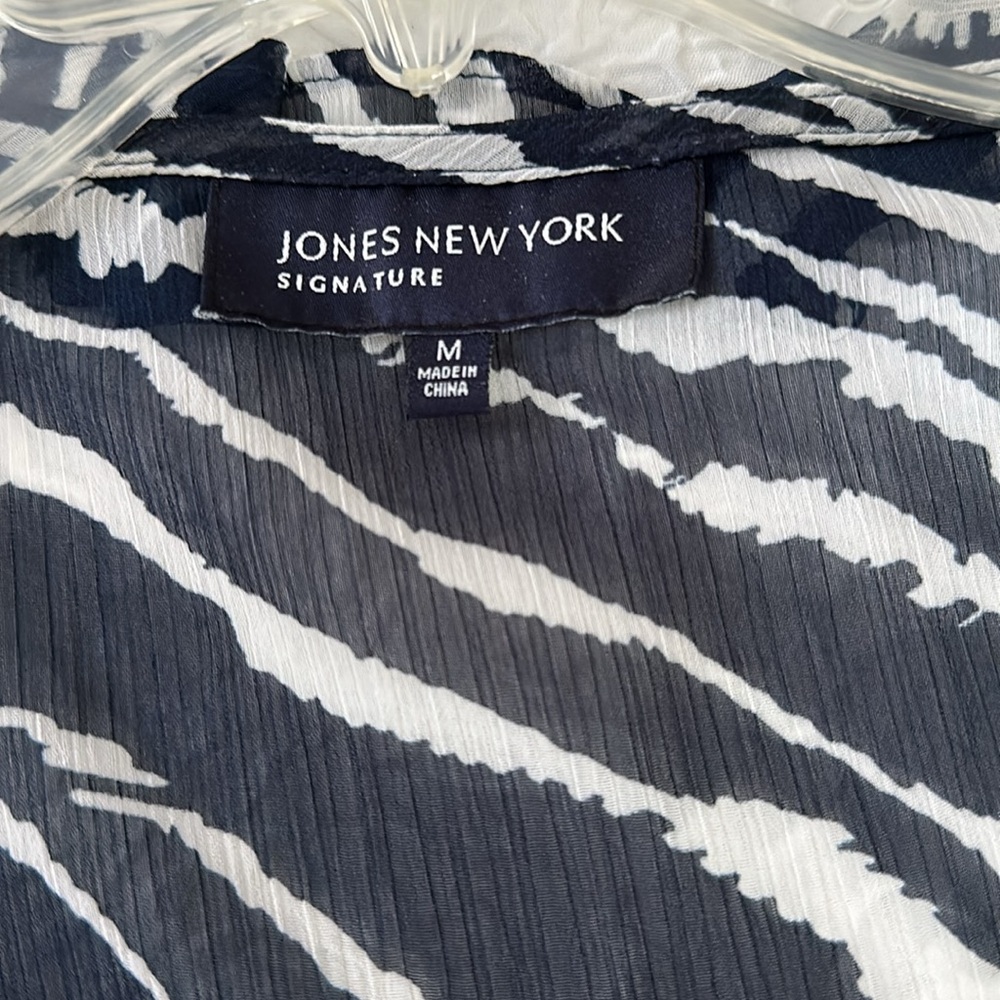 Jones New York Sheer Top - Picture 3 of 4